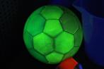 Blacklight voetbal glow in the dark zaalvoetbal glowsport UV, Nieuw, Bal, Ophalen of Verzenden