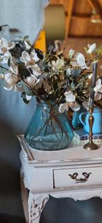 glazen vaas blauw + magnolia takken kunsttakken kunstbloemen, Ophalen of Verzenden, Gebruikt