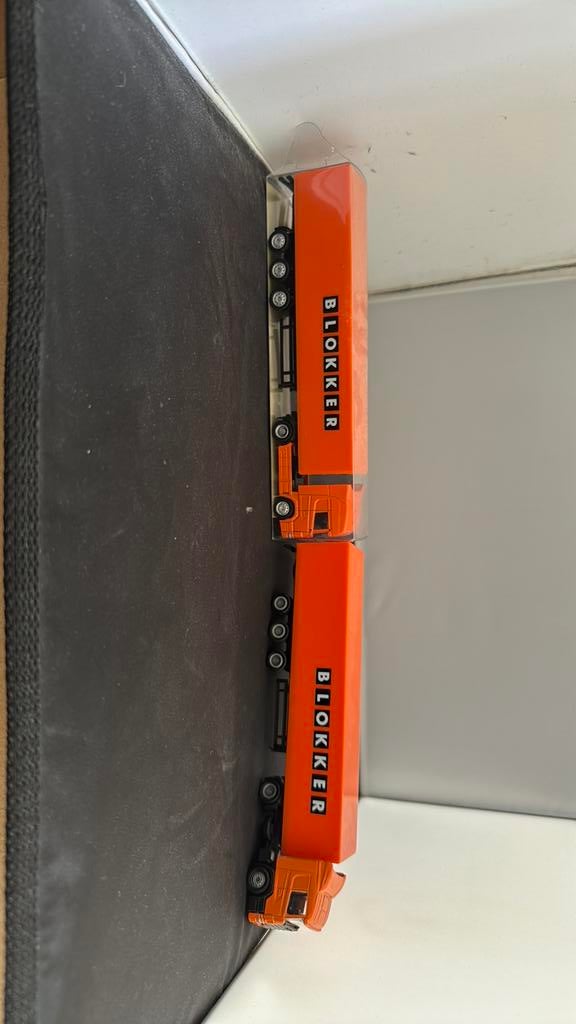 2x blokker vrachtwagen, Ophalen of Verzenden, Nieuw, Bus of Vrachtwagen