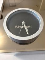 Karlsson Livingroom klok -, Huis en Inrichting, Woonaccessoires | Klokken, Ophalen of Verzenden, Zo goed als nieuw, Analoog, Wekker of Tafelklok