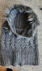 Nieuwe gebreide hoofdbedekking Sjaal Muts capuchon Nepbont, Ophalen of Verzenden, Nieuw, One size fits all, Hoed