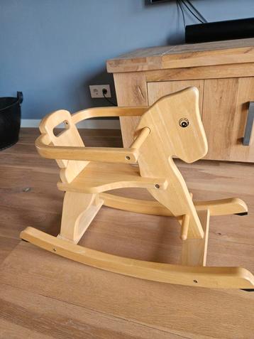 Houten Hobbelpaard - Zo Goed Als Nieuw beschikbaar voor biedingen