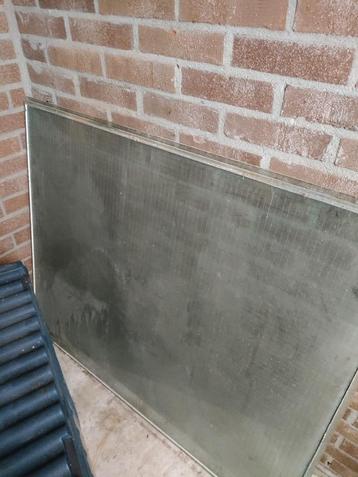 gratis draadglas ruiten beschikbaar voor biedingen