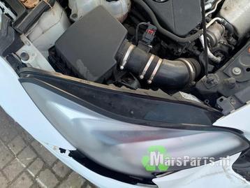 Koplamp rechts van een Opel Corsa beschikbaar voor biedingen