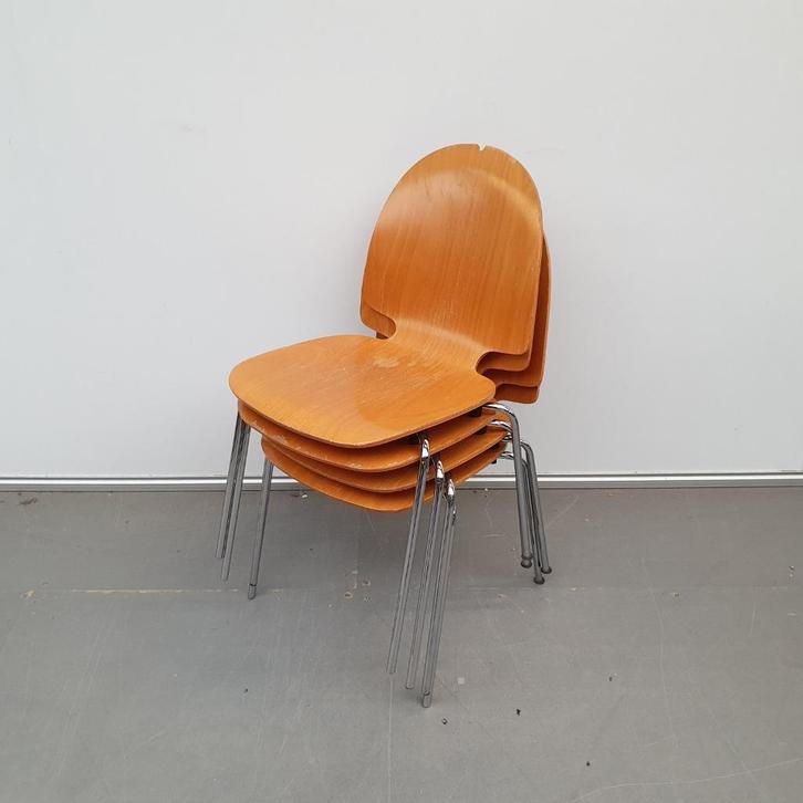 Set 4x houten stoelen met gebruikerssporen stapelbaar, Huis en Inrichting, Stoelen, Gebruikt, Vijf, Zes of meer stoelen, Bruin