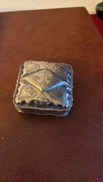 Zilver lodereindoosje 2 e gehalte leeuwtje keur, Ophalen of Verzenden, Zilver