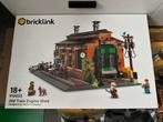 Bricklink ‘Old Train Engine Shed’ 910033, Ophalen of Verzenden, Zo goed als nieuw, Complete set, Lego