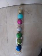 Diverse kleuren kerstballen en kerstlampjes en kerstboom, Diversen, Ophalen