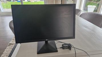 Lg monitor 22 inch  goede staat/ophalen beschikbaar voor biedingen