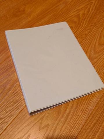 Map voor a4 documenten beschikbaar voor biedingen