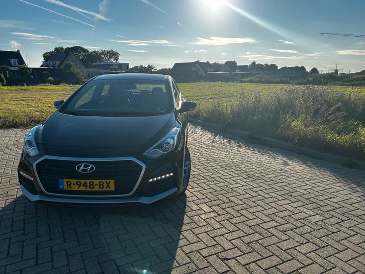 Hyundai i30 1.6 137KW 2015 Zwart, Auto's, Hyundai, Particulier, i30, ABS, Achteruitrijcamera, Airbags, Airconditioning, Bluetooth