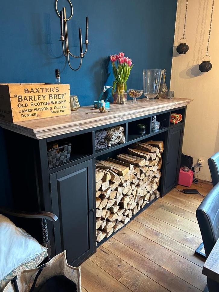 Dressoir met Houtopslag Kachel, Huis en Inrichting, Kasten | Dressoirs, Gebruikt, 150 tot 200 cm, 25 tot 50 cm, Met deur(en), Overige houtsoorten
