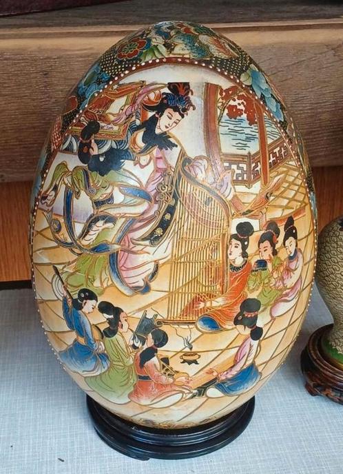 Vintage Satsuma royal porseleinen ei.
30 cm hoog, 1950, Antiek en Kunst, Antiek | Porselein, Ophalen of Verzenden