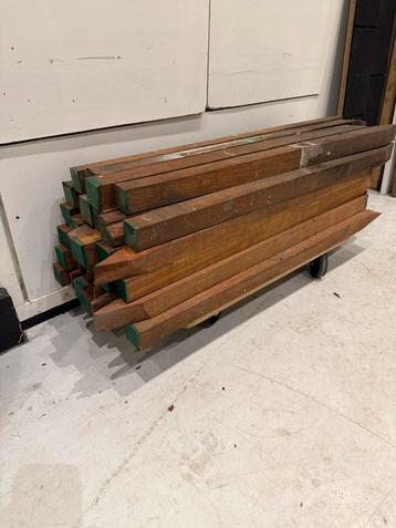 Hardhouten Piketpaaltjes 4x4x80cm beschikbaar voor biedingen
