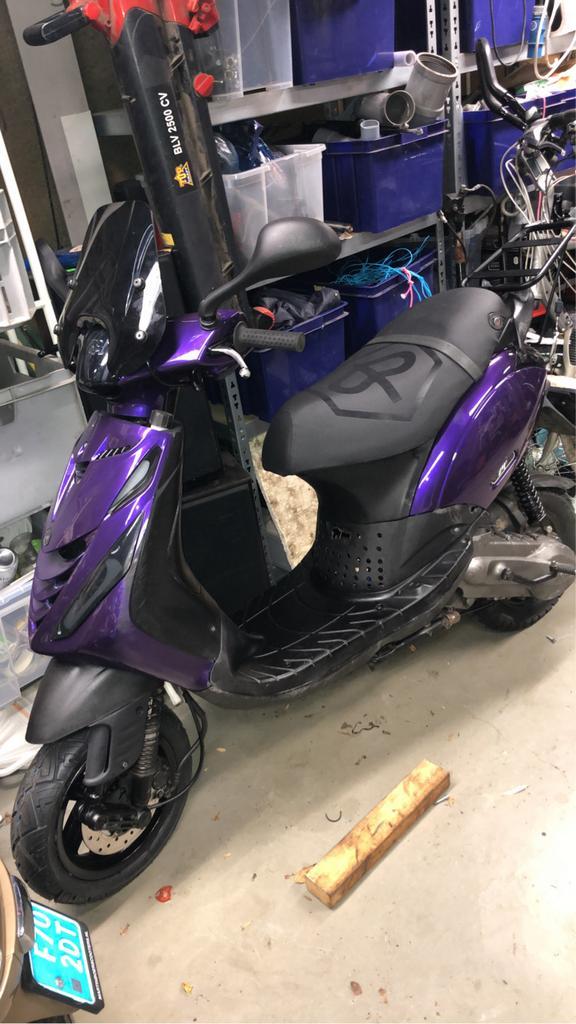 Zip 180cc stage 2 LC A1, Fietsen en Brommers, Scooters | Piaggio, Zo goed als nieuw, Zip, Benzine, Ophalen