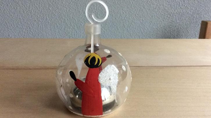 Oude Vintage kerstbal met erop twee engeltjes, Diversen, Kerst, Ophalen of Verzenden