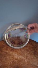 Bewerkte glazen schaal met zilvere handvat, Ophalen