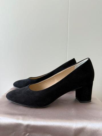 Pumps met een kleine hak z.a.n. maat 40 beschikbaar voor biedingen