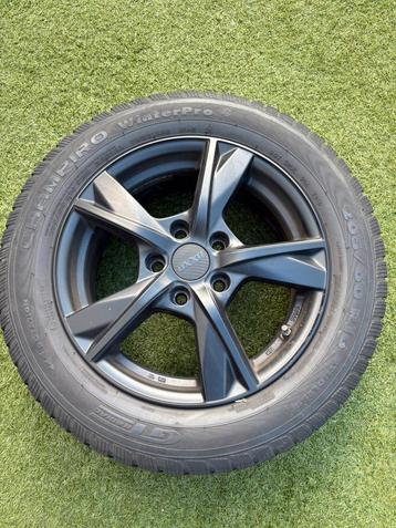 Set Winterbanden op lichtmetalen velgen 205/60R16 beschikbaar voor biedingen