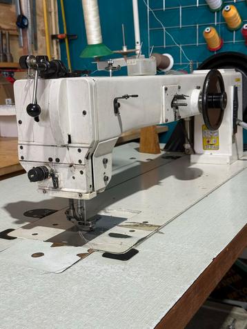 Zwaardraad Langarm Naaimachine & Krachtig! beschikbaar voor biedingen