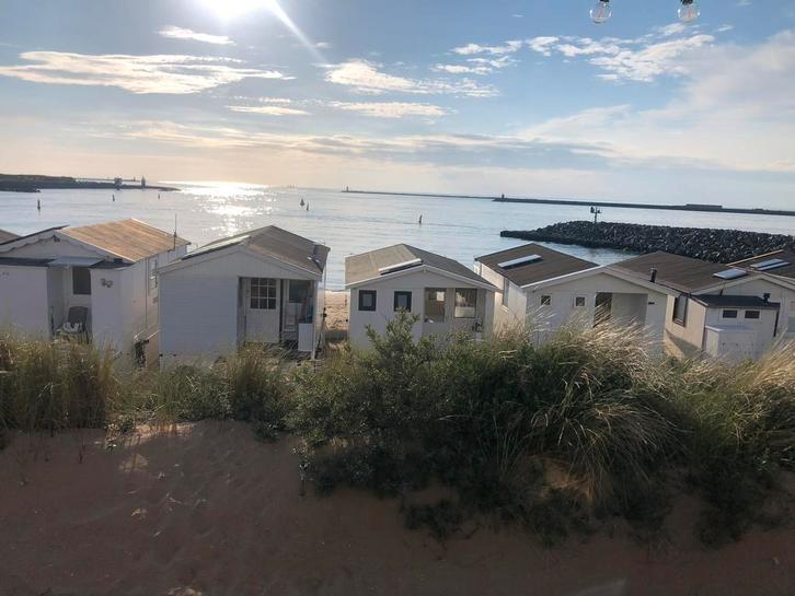 Strandhuisje kleine strand ijmuiden te huur, Tickets en Kaartjes, Recreatie | Overige, Drie personen of meer, Ticket of Toegangskaart
