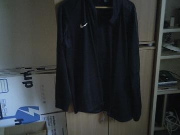 te koop orgineel nike vest maat XL beschikbaar voor biedingen