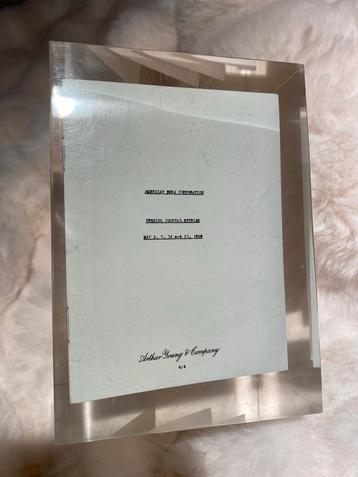 American Enka Corporation Lucite Tombstone beschikbaar voor biedingen