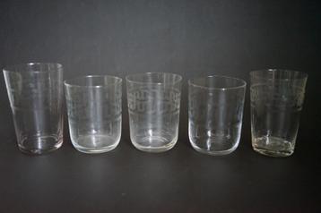 antiek glas geëtst guilloche 47 Leerdam grec griekse sleutel beschikbaar voor biedingen