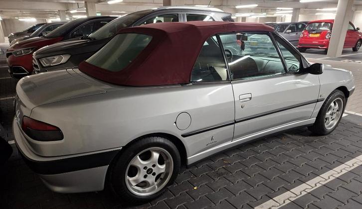 Zeer Mooi Peugeot 306 Cabrio, 1.6, Auto's, Peugeot, Particulier, ABS, Android Auto, Bluetooth, Centrale vergrendeling, Elektrische ramen