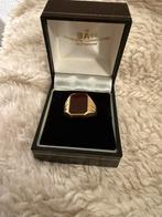Gouden zegelring met rode steen, Sieraden, Tassen en Uiterlijk, Ringen, 18 tot 19, Ophalen of Verzenden, Zo goed als nieuw, Dame of Heer