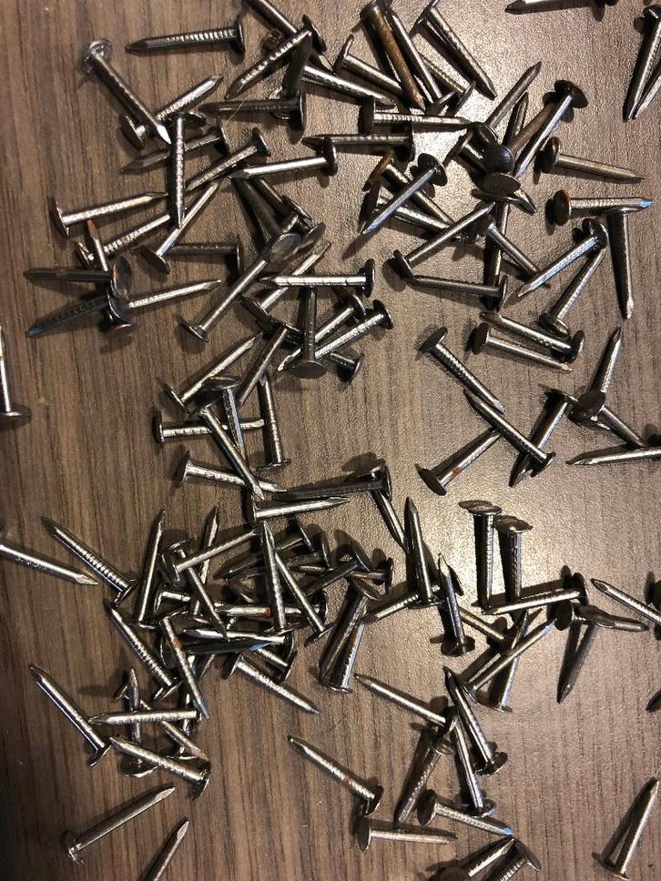Tack Stoffeerspijker platte kop stoffeernagel Nagel Spijkers, Doe-het-zelf en Verbouw, IJzerwaren en Bevestigingsmiddelen, Nieuw