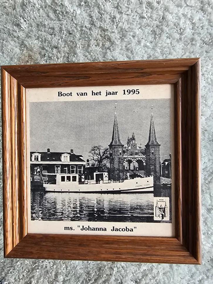 Tegeltje ms. Johanna Jacoba - Boot van het jaar 1995, Antiek en Kunst, Kunst | Tekeningen en Foto's, Ophalen of Verzenden