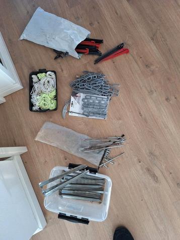 Tentharingen (alle type ondergronden) beschikbaar voor biedingen
