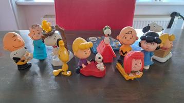 PEANUTS SNOOPY figuren beschikbaar voor biedingen