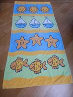 Kinderbadlaken met zeefiguren., Huis en Inrichting, Ophalen of Verzenden, Gebruikt, Geel, Handdoek