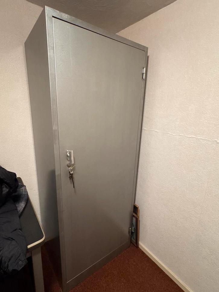 Metalen Kluis/Lockerkast, Huis en Inrichting, Kasten | Lockerkasten, Gebruikt, Ophalen