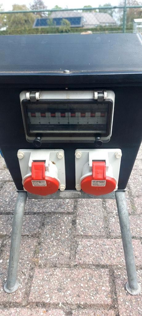Zwerf kast elektra station 32A, Doe-het-zelf en Verbouw, Elektra en Kabels, Gebruikt, Kabel of Snoer, Ophalen