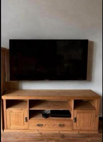 Mooie grenen televisie kast voor alle multimedia beschikbaar voor biedingen