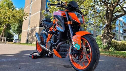 KTM Superduke 1290R met veel PowerParts en complete historie, Motoren, Motoren | KTM, Particulier, Naked bike, meer dan 35 kW