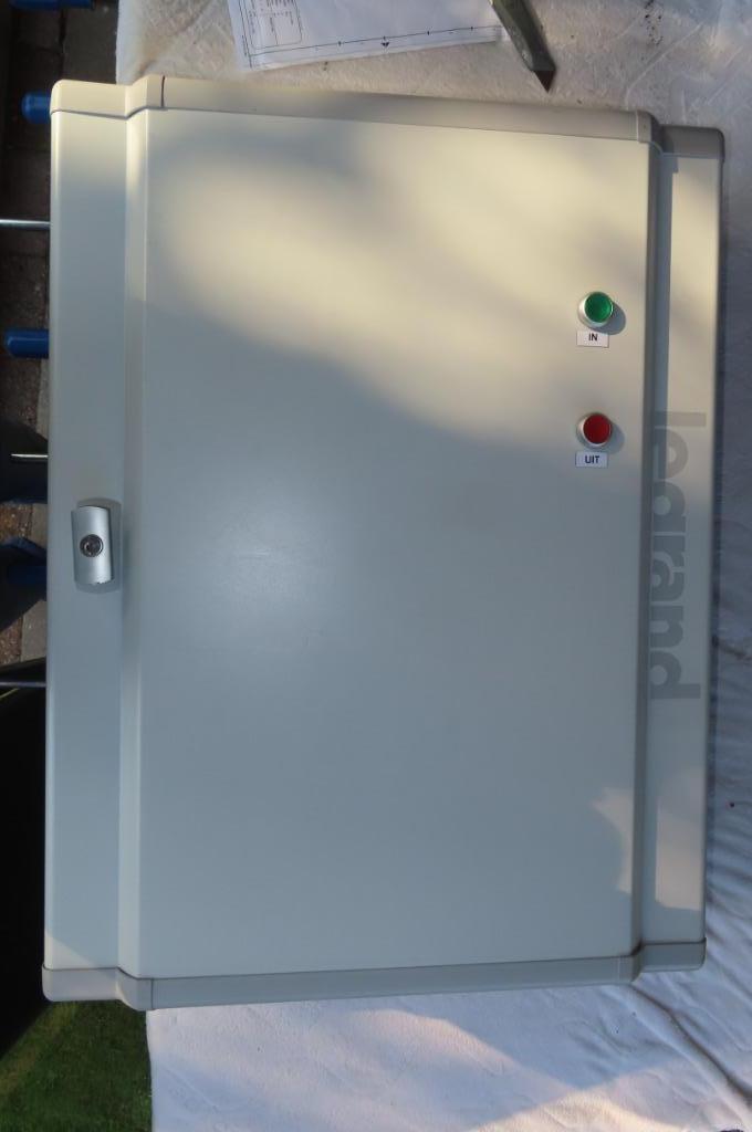 Legrand XL3 60 lege kast met deur. Afmetingen: 75x575x185 mm, Doe-het-zelf en Verbouw, Elektra en Kabels, Gebruikt, Overige typen