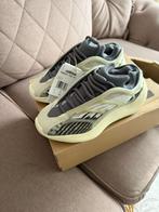 Adidas yeezy 700, Overige kleuren, Nieuw, Ophalen of Verzenden, Sneakers of Gympen