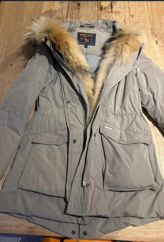 Woolrich Jas met bondkraag meisjes maat 140, Kinderen en Baby's, Kinderkleding | Maat 140, Zo goed als nieuw, Meisje, Jas, Ophalen of Verzenden