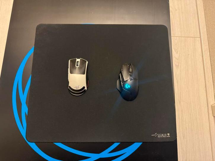 Razer Deathadder v3 Pro & Logitech G502 Lightspeed + Artisan, Computers en Software, Muizen, Gebruikt, Muis, Rechtshandig, Draadloos