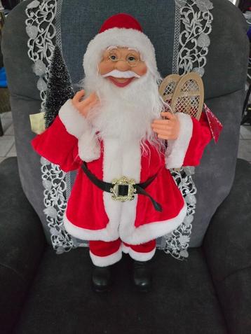 Kerstman met Boom 60 -70 cm beschikbaar voor biedingen