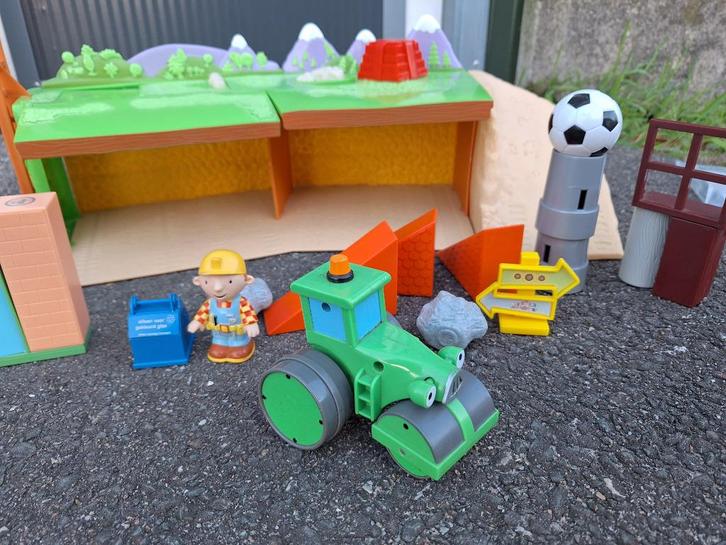 Bob de Bouwer garage met veel losse blokken + Bob + Rolly, Kinderen en Baby's, Speelgoed | Speelgoedvoertuigen, Zo goed als nieuw