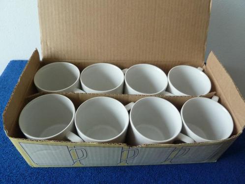 Spurt witte mokken 8 stuks nog nieuw in doos, Huis en Inrichting, Woonaccessoires | Overige, Nieuw, Ophalen of Verzenden
