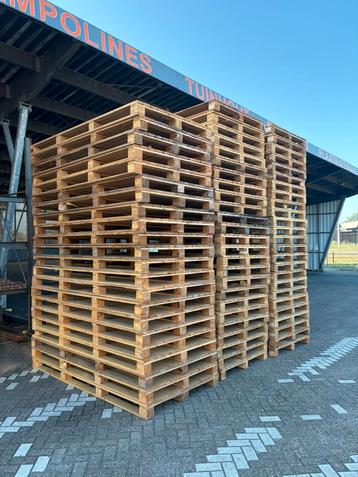 Dichte pallet 120x240 cm beschikbaar voor biedingen