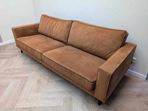 Mooie suede cognac bank, Huis en Inrichting, Banken | Bankstellen, Zo goed als nieuw, Rechte bank, Driepersoons, 200 tot 250 cm