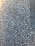 Gratis 10 stuks 50x50 tegels en Opsluitband 6x20x100 cm, Tuin en Terras, Tegels en Klinkers, Ophalen of Verzenden, Gebruikt, Beton