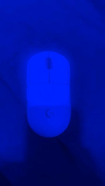Logitech superlight muis beschikbaar voor biedingen